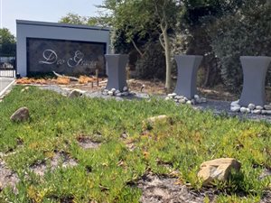 878 m² Land available in Deo Gracia
