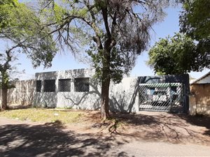 150 m² Commercial space in Newlands