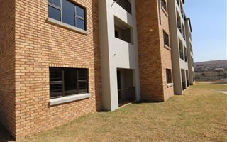 2 Bedroom Apartment in Cosmo City