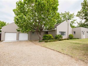 3 Bed House in Golden Acre