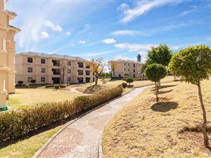 2 Bed Apartment in Summerset