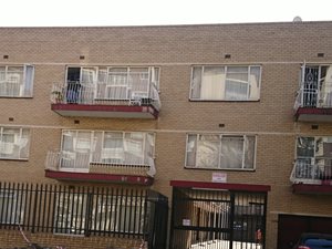 2 Bed Apartment in Vereeniging Central