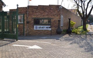 3 Bedroom Townhouse in Aston Manor