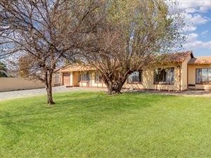 3 Bed House in Country View