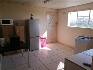 2 Bed Flat in Woodhurst