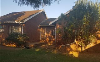 3 Bedroom House in Hayfields
