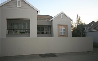 2 Bedroom Townhouse in Eagle Canyon Golf Estate