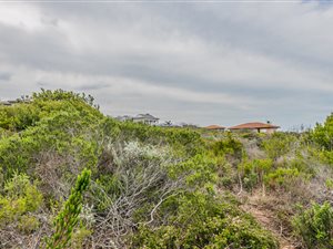 980 m² Land available in Village On Sea