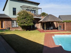 5 Bed House in Queenstown Central