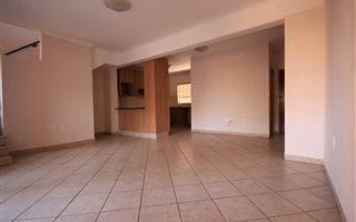 2 Bedroom Apartment in Hazeldean (Silverlakes Surroundings)