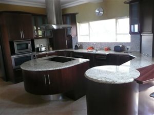 6 Bed House in Amanzimtoti