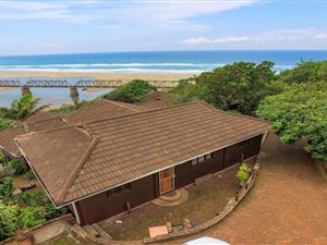 House in Illovo Beach