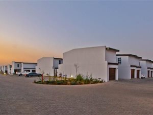 3 Bed Duplex in Rynfield