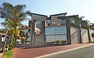 6 Bedroom House in Meyersdal