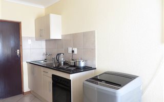 2 Bedroom Apartment in Olievenhoutbosch