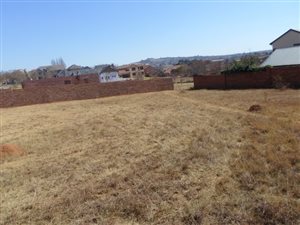 900 m² Land available in Rietvlei Heights Country Estate