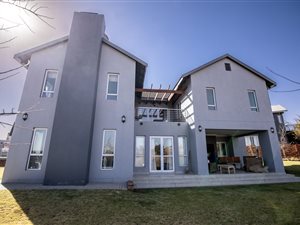 4 Bed House in The Hills