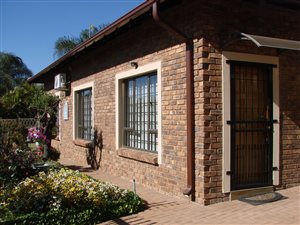 2 Bed Garden Cottage in Erasmuskloof