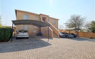 2 Bedroom Apartment in Grobler Park