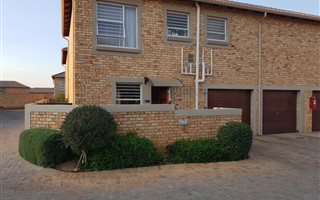 3 Bedroom Duplex in Wilgeheuwel
