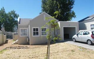 2 Bedroom House in De Zoete Inval