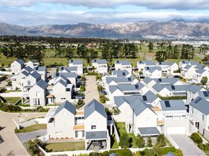 348 m² Land available in Somerset Lakes