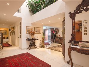 6 Bed Townhouse in Johannesburg Central and CBD