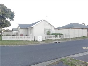 3 Bed House in Pinati