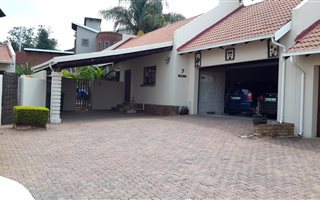 3 Bedroom Simplex in Cashan