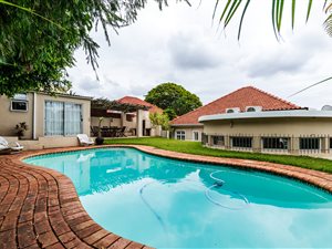 3 Bed House in Essenwood