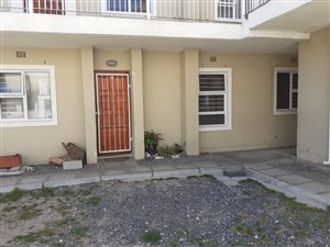 2 Bed Apartment in Elsies River