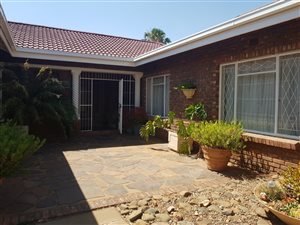 3 Bed House in Royldene