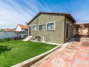 3 Bed House in Dobsonville