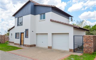 3 Bedroom House in Oukraal Estate