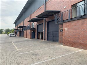 320 m² Industrial space in Laser Park