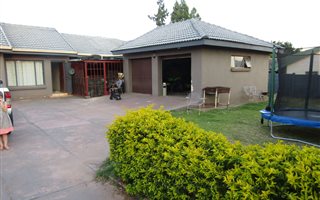4 Bedroom House in Flora Park