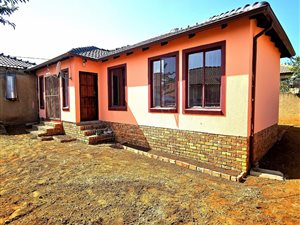 5 Bed House in Cosmo City