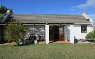 2 Bedroom House in Langebaan North