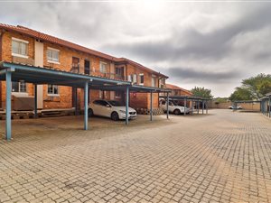 1 Bed Apartment in Hazeldean (Silverlakes Surroundings)