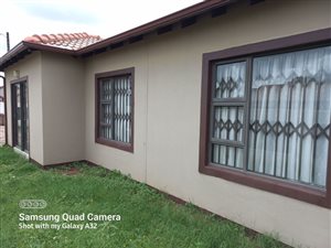 3 Bed House in Bloemspruit