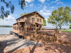 12 Bed House in Vaal Marina