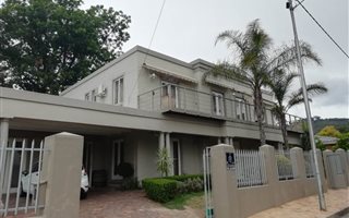 6 Bedroom House in Paarl Central East