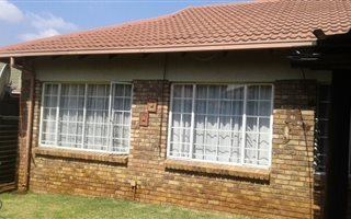 3 Bedroom Townhouse in Montana Park