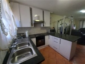 3 Bed Apartment in Southcrest