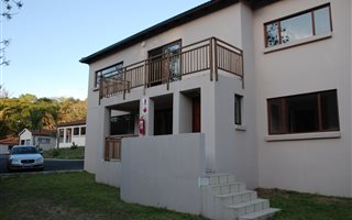 3 Bedroom Apartment in Amanzimtoti