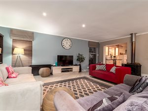5 Bed House in Durbanville