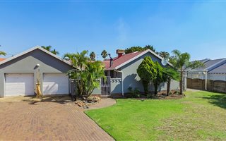 3 Bedroom House in Birchleigh North