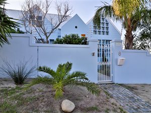 5 Bed House in Blouberg Sands