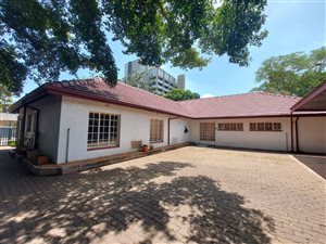 325 m² Commercial space in Randburg Central