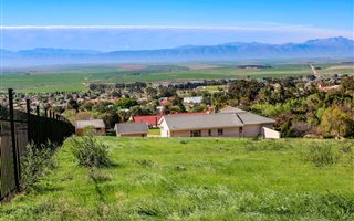 1054 m² Land available in Piketberg